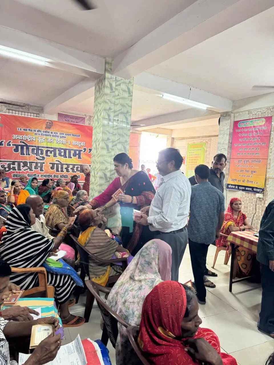 गोरखपुर : ‘एक सुबह, बुजुर्गों के आशीर्वाद के नाम’ आयाेजन, वृद्धजनों की हुई स्वास्थ्य जांच
