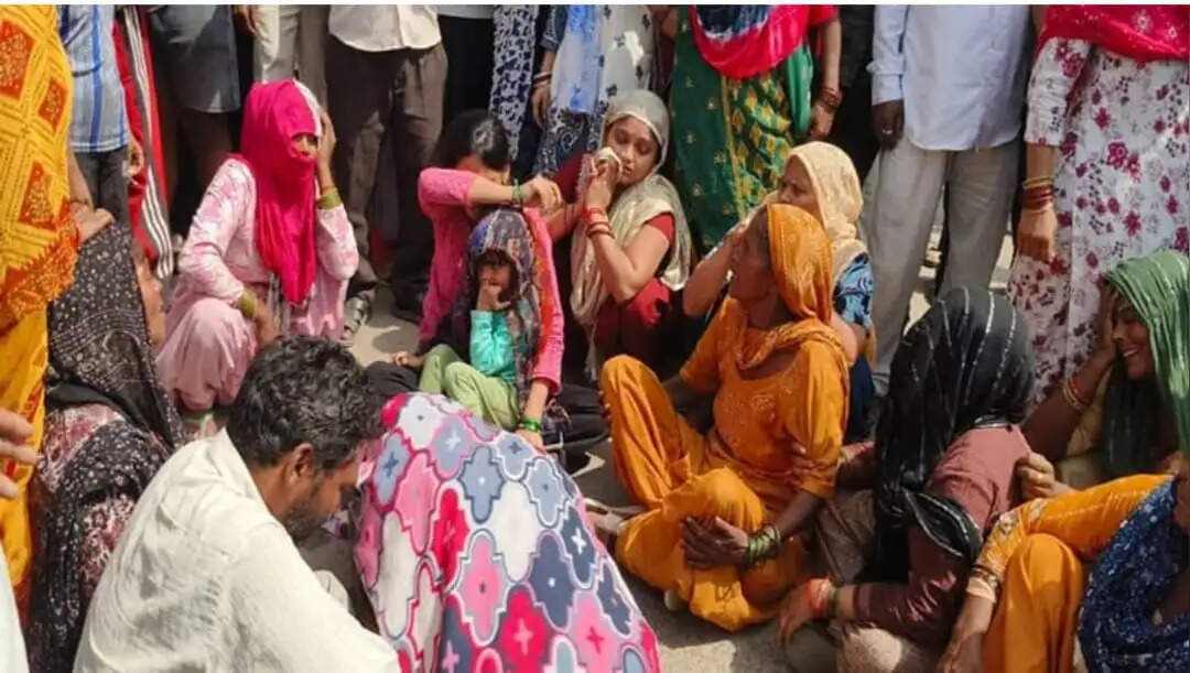 नाबालिग बेटी को ढूंढने में पुलिस रही नाकाम, मां ने जहरीला पदार्थ खाकर की आत्महत्या, परिजनों ने थाने पर किया हंगामा