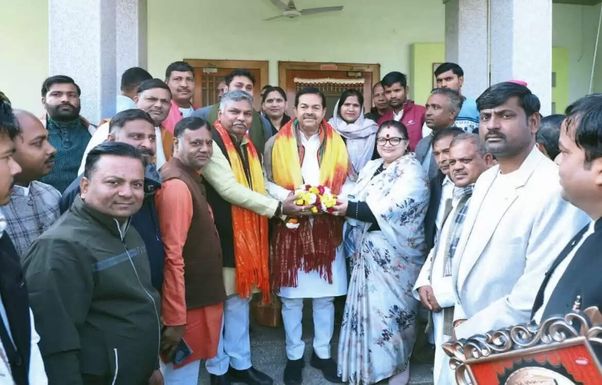 ममता बनर्जी को अपने भ्रष्टाचार की परतें खुलने का भय : बीएल वर्मा