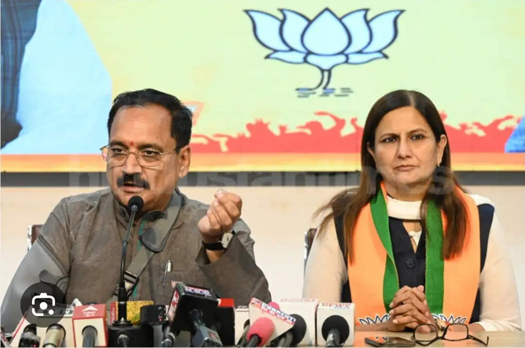 भाजपा ने डीटीसी बसों में लागू पिंक कार्ड को लेकर आआपा के फैलाये भ्रम की निंदा की