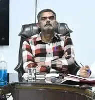 कार्यों में लापरवाही मिलने पर शासन बागपत सीडीओ को हटाया