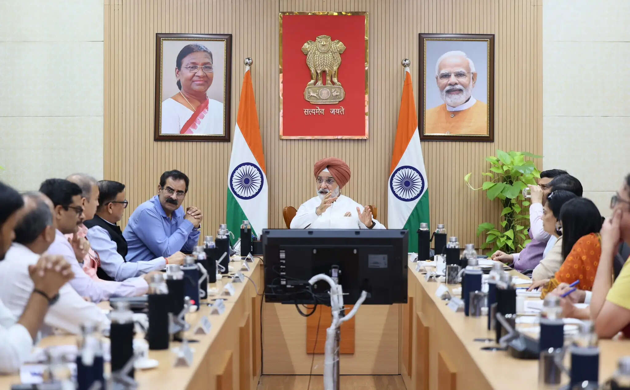 उपराज्यपाल ने सभी एंजेंसियों को बेहतर तालमेल के साथ तेजी से काम करने के दिए निर्देश
