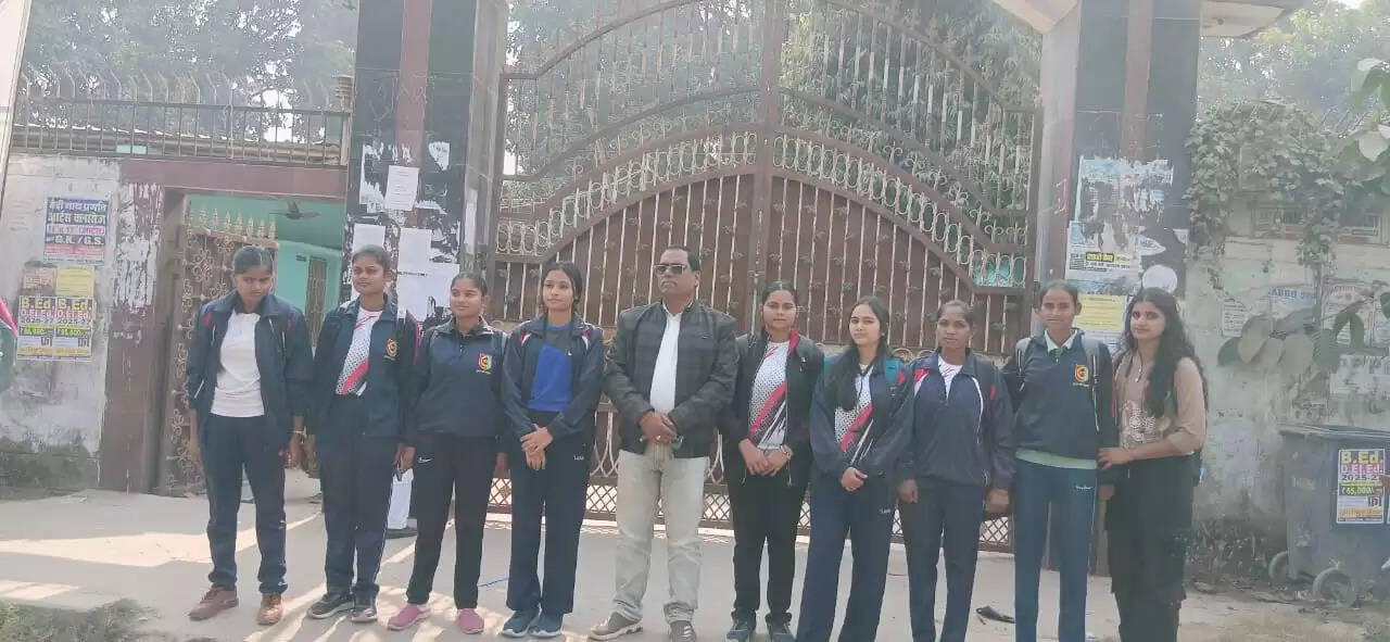 रमेश झा महिला महाविद्यालय की छात्रा मधेपुरा मे आयोजित एथलेटिक्स प्रतियोगिता में हुईं शामिल