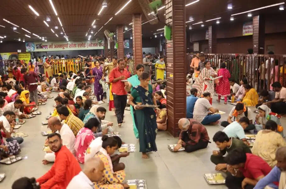 सीहोर: कुबेरेश्वरधाम पर सादगी के साथ मनेगी जन्माष्टमी, 4 सितंबर को होगा राधा नाम संकीर्तन