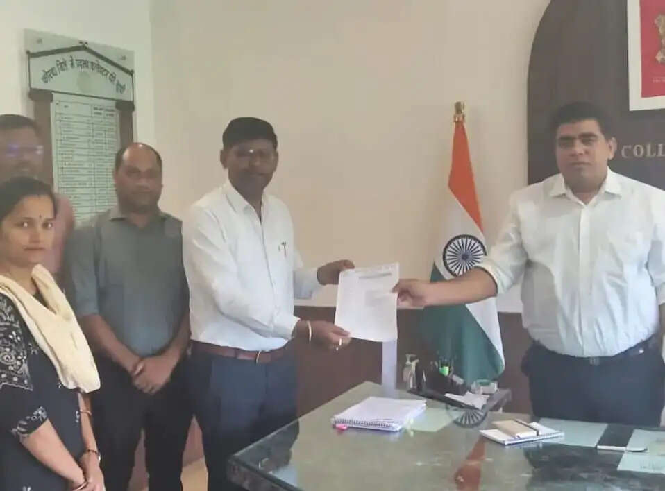 नायब तहसीलदार से मारपीट के विरोध में प्रदेशभर के तहसीलदार-नायब तहसीलदार हड़ताल पर