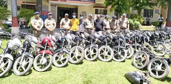 अंतरराज्यीय ऑटोलिफ्टर गैंग का पर्दाफाश, 25 चोरी की बाइक बरामद