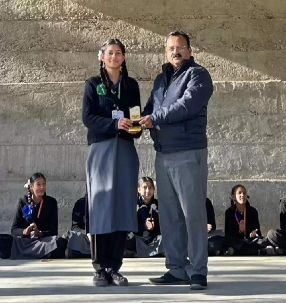 भारत की ओर से प्रतिनिधित्व पर सीसे छम्यार ने सम्मानित किए अपने विद्यार्थी और शिक्षक