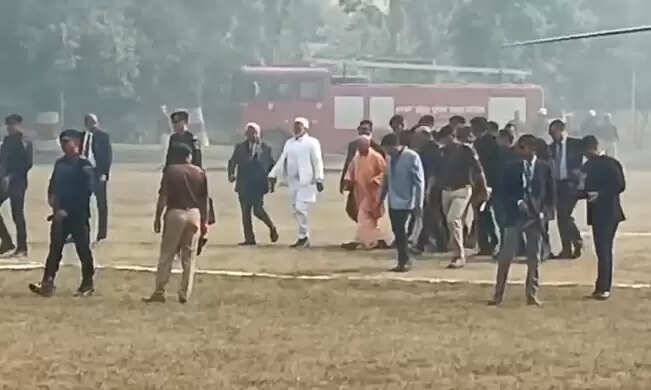 उप्र के कैबिनेट मंत्री राकेश सचान की बेटी के विवाह में कानपुर पहुंचे सीएम योगी , कई बडे़ नेता भी आए