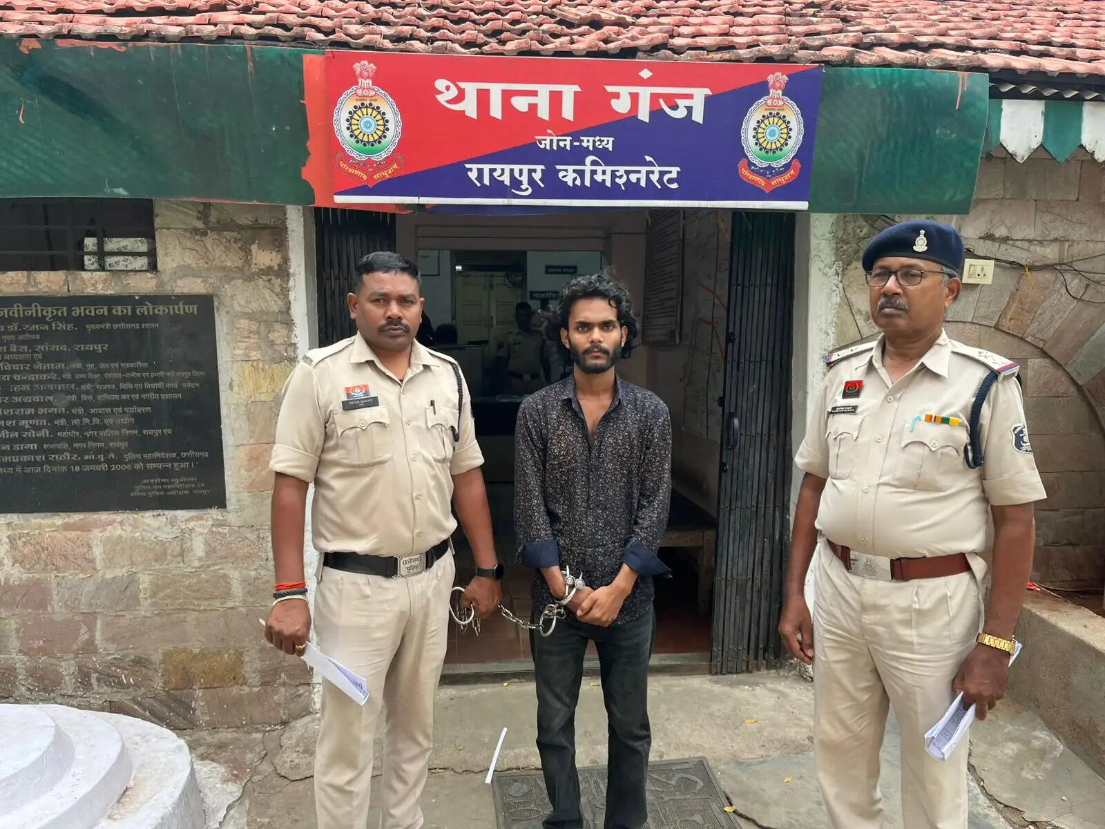 ओडिशा से मेरठ ले जाया जा रहा था 10.710 किलो गांजा, रायपुर में अंतर्राज्यीय तस्कर गिरफ्तार