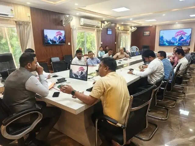 कोकराझार में मासिक राजस्व संग्रह समीक्षा बैठक आयोजित