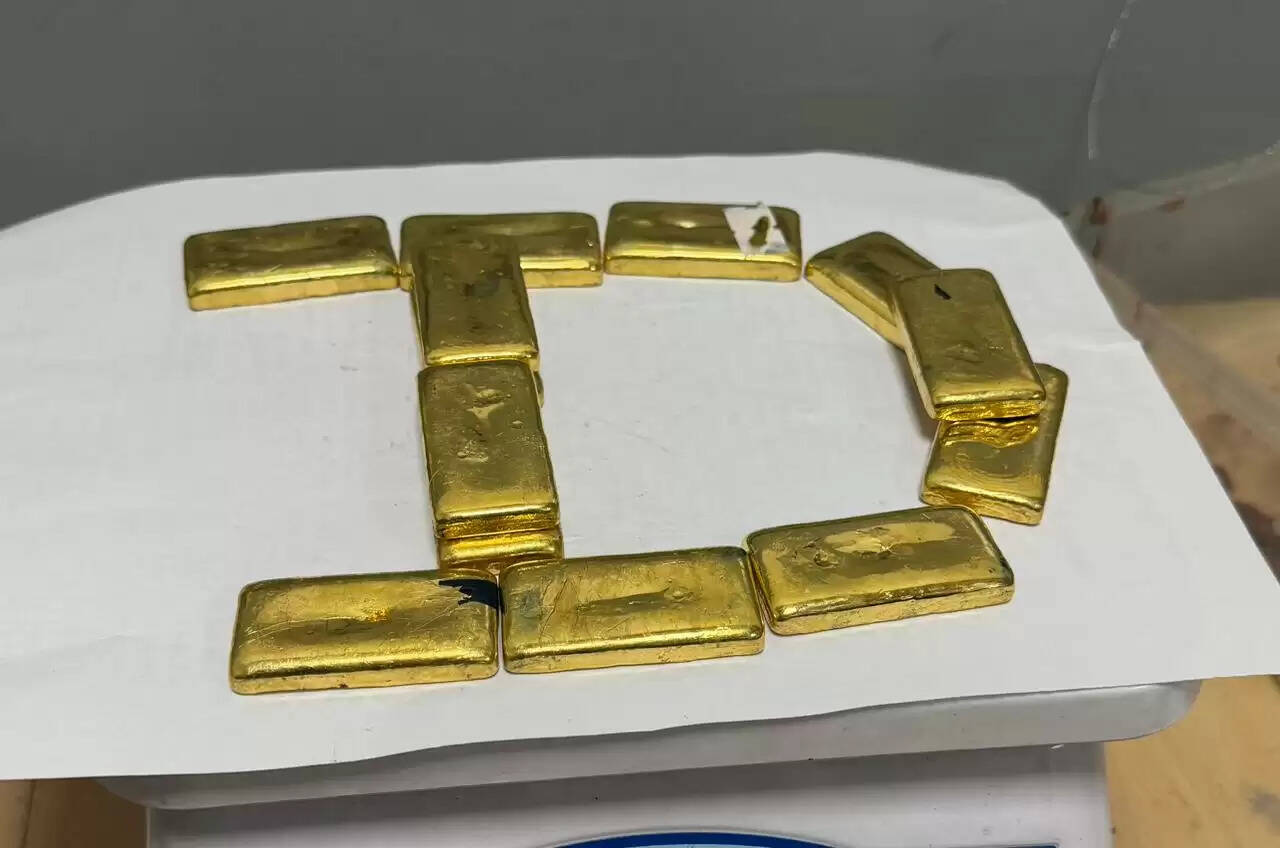 दिल्ली के आईजीआई एयरपोर्ट पर 2.16 किलो सोना जब्त, म्यांमार के तीन नागरिक गिरफ्तार