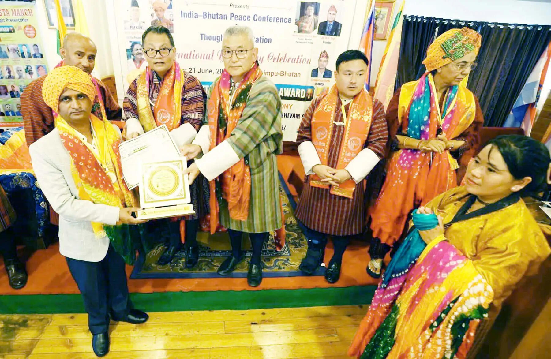 गुरुग्राम के डॉ. आरएस यादव को भूटान में मिला शांति रतन अवार्ड