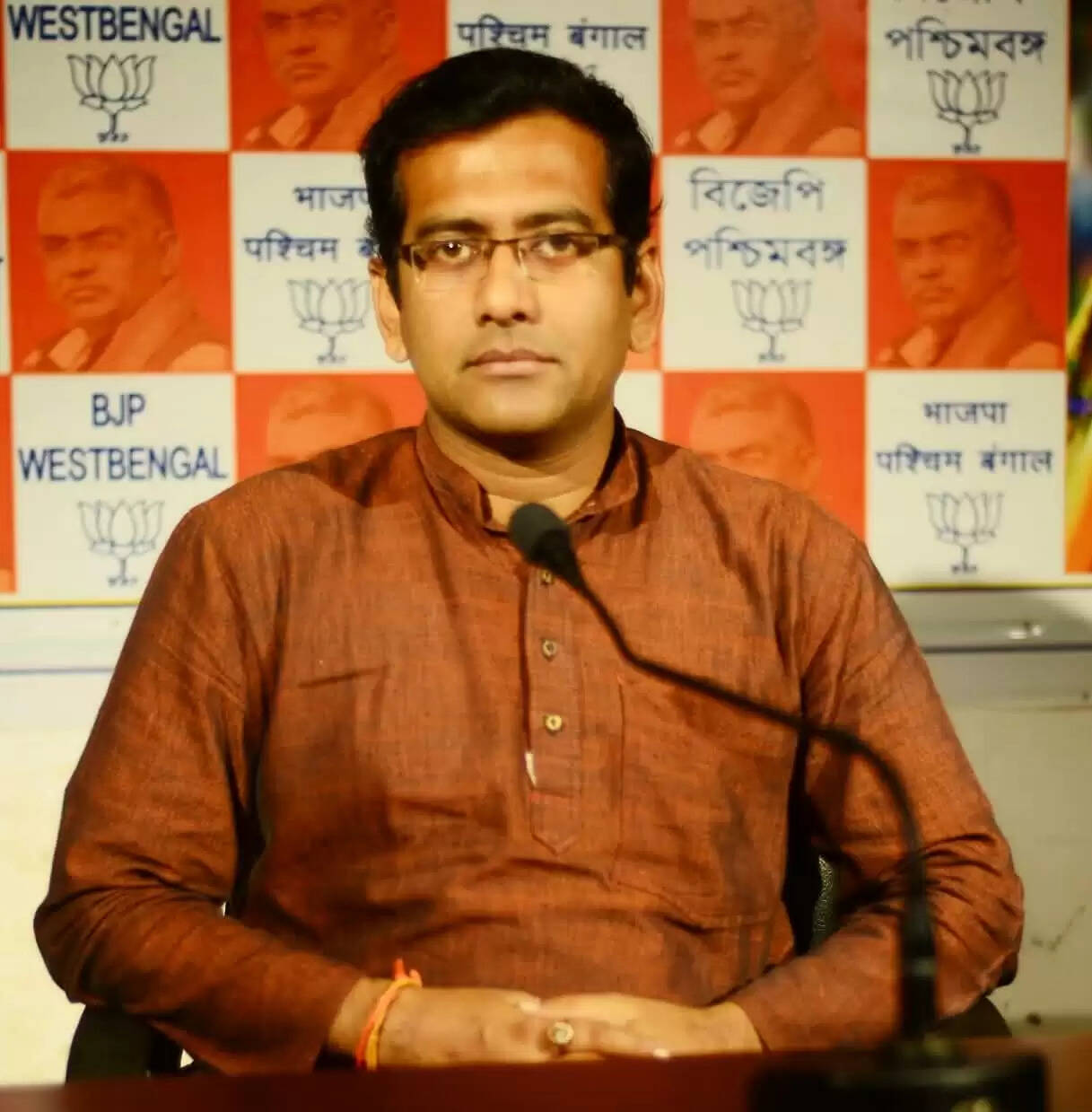 एसआईआर मुद्दे पर बंगाल में संवैधानिक संकट, भाजपा ने लगाया तृणमूल पर चुनावी प्रक्रिया पर हमले का आरोप