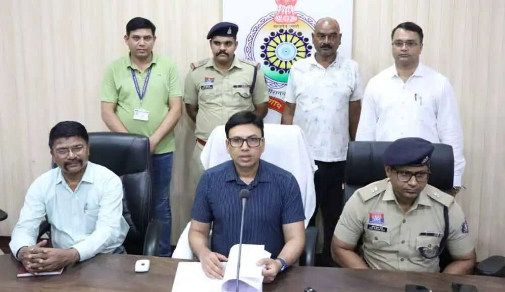रायगढ़ में नकली शराब के संगठित नेटवर्क का भंडाफोड़,&nbsp;एक&nbsp;आराेपित&nbsp;गिरफ्तार