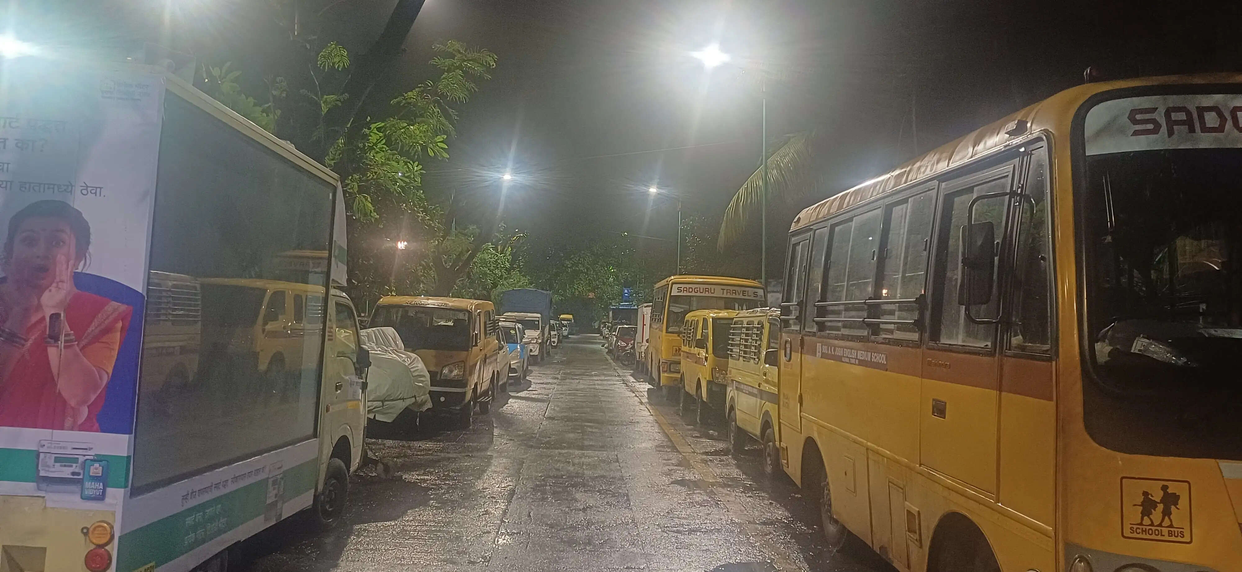 ठाणे कोपरी सैंटीस पुल के नीचे पार्किंग से हादसों का खतरा बढ़ा
