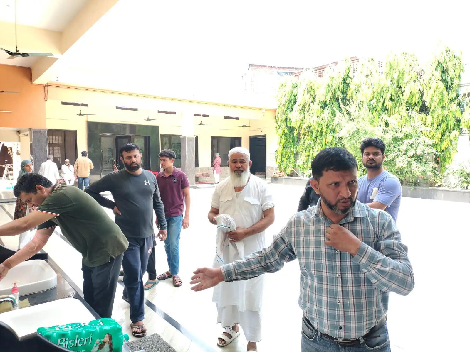 रियल स्टेट कारोबारी के घर बदमाशों का धावा, नकदी के साथ ले गए जेवरात