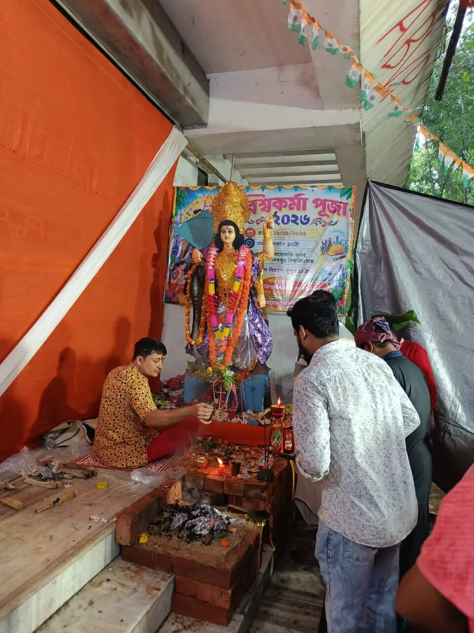जादवपुर विश्वविद्यालय में दो परिसरों में एबीवीपी ने कराया विश्वकर्मा पूजन