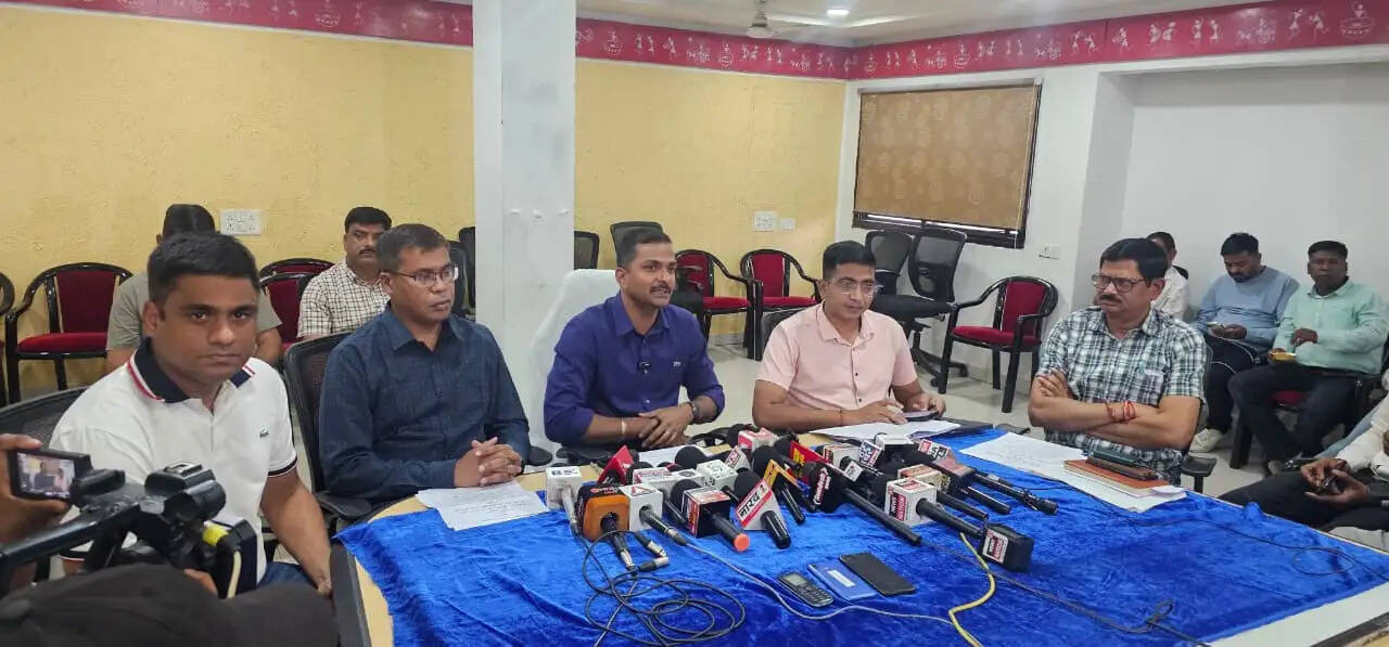 फर्जी कॉल सेंटर का पर्दाफाश: दिल्ली का अंतरराज्यीय ठग गिरोह गिरफ्तार