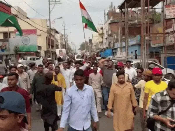 भोपाल में&nbsp;बरकतउल्ला विश्वविद्यालय का नाम बदलने का विरोध,&nbsp;कांग्रेस ने सौंपा ज्ञापन,&nbsp;छात्रों का मार्च