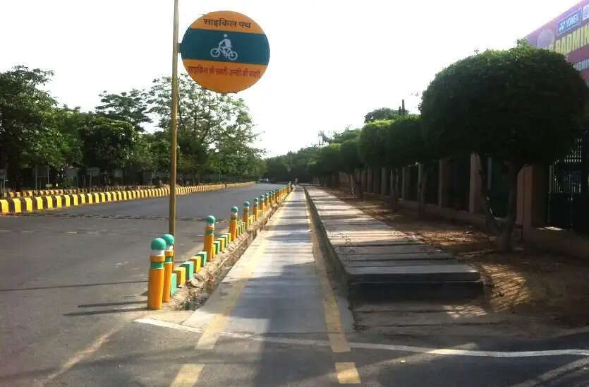 भाजपा सरकार ने सपा की विकास परियोजनाओं को बर्बाद किया : अखिलेश यादव