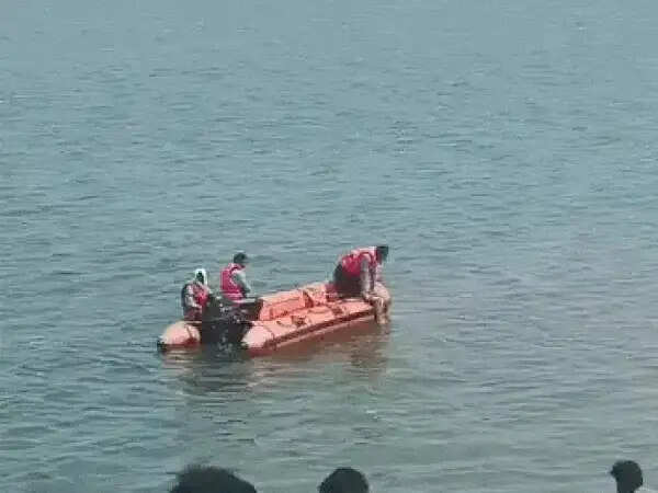 मैहर:&nbsp;मार्कंडेय नदी में नहाते समय एक ही परिवार के तीन सदस्य डूबे, दो महिलाओं को बचाया,&nbsp;किशोर की तलाश जारी