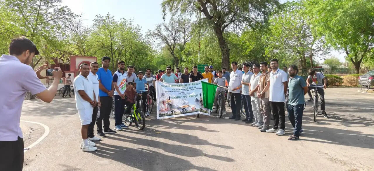 साइकिल से दिया स्वस्थ रहने का संदेश&nbsp;:&nbsp;अन्नदाता फिटनेस राइड तथा संडे ऑन साइकिल की थीम पर रैली