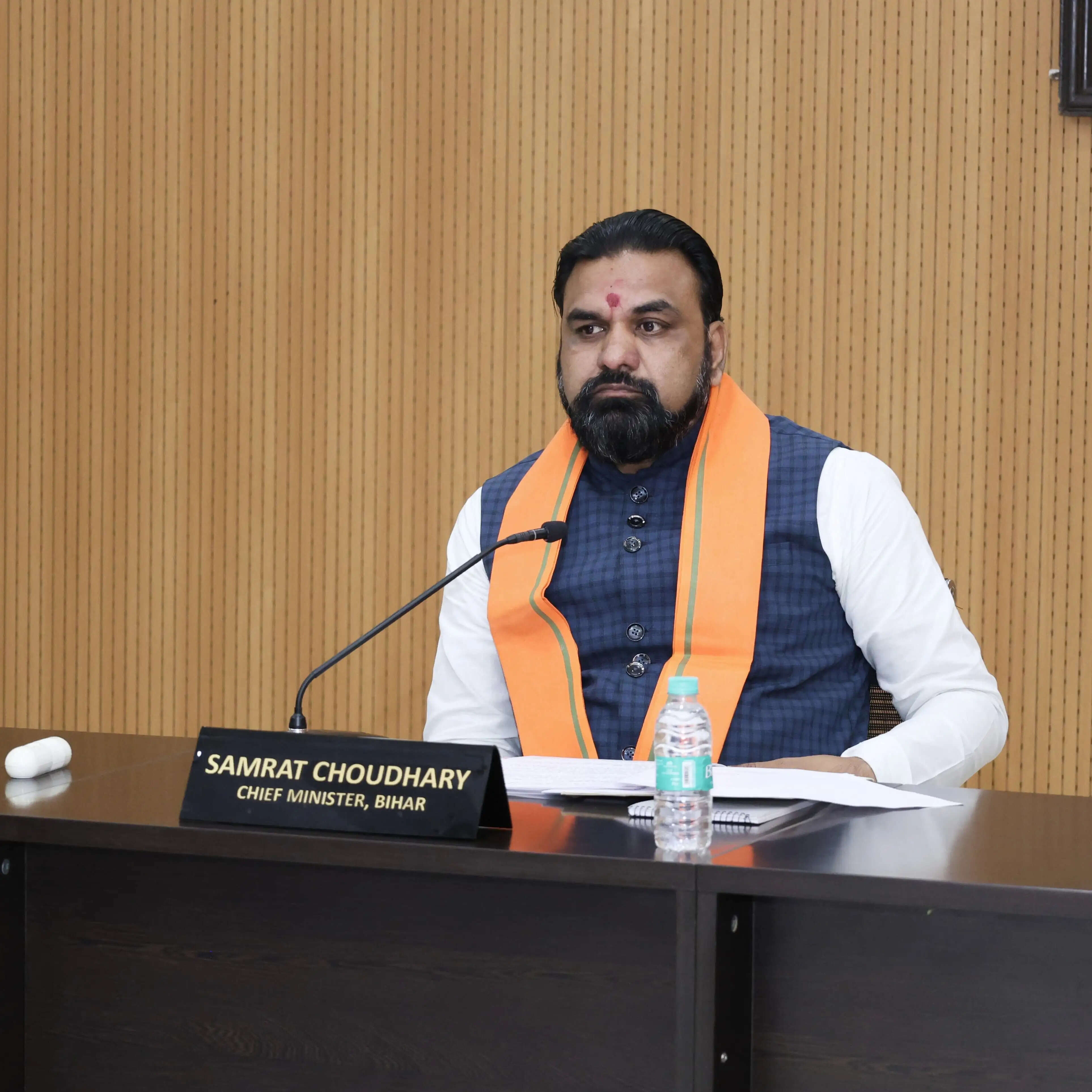 अपडेट: कॉलोनी, अपार्टमेंट जैसे स्थानों पर बने सामूहिक घरों में&nbsp; पीएनजी उपलब्ध कराने की दिशा में तेजी से काम करें : मुख्यमंत्री