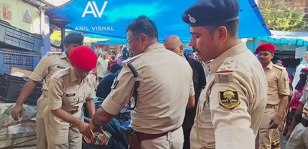 भीड़भाड़ वाले सब्जी बाजार में मिली किशोरी की लाश, इलाके में मचा हड़कंप