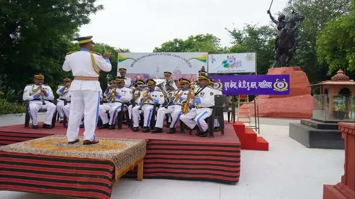 ग्वालियरः रानी लक्ष्मीबाई समाधि स्थल पर गूंजा राष्ट्रगीत ‘वंदे मातरम्’