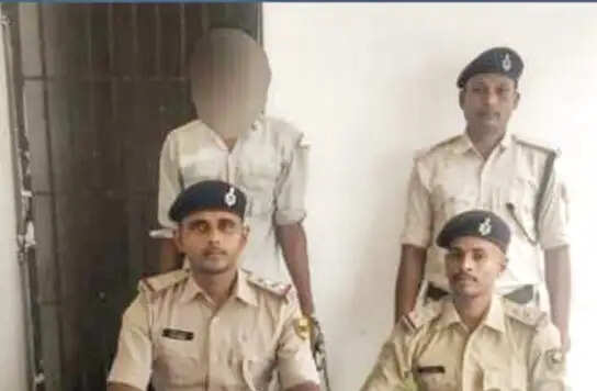 कटिहार पुलिस के हत्थे चढ़ा हथियारबंद अपराधी, एक देसी कट्टा व नकदी बरामद