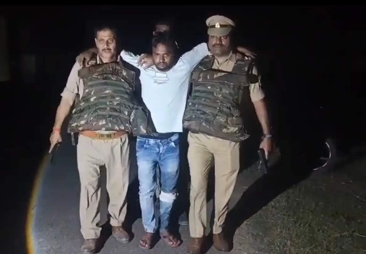 पुलिस मुठभेड़ में दो आरोपित गिरफ्तार