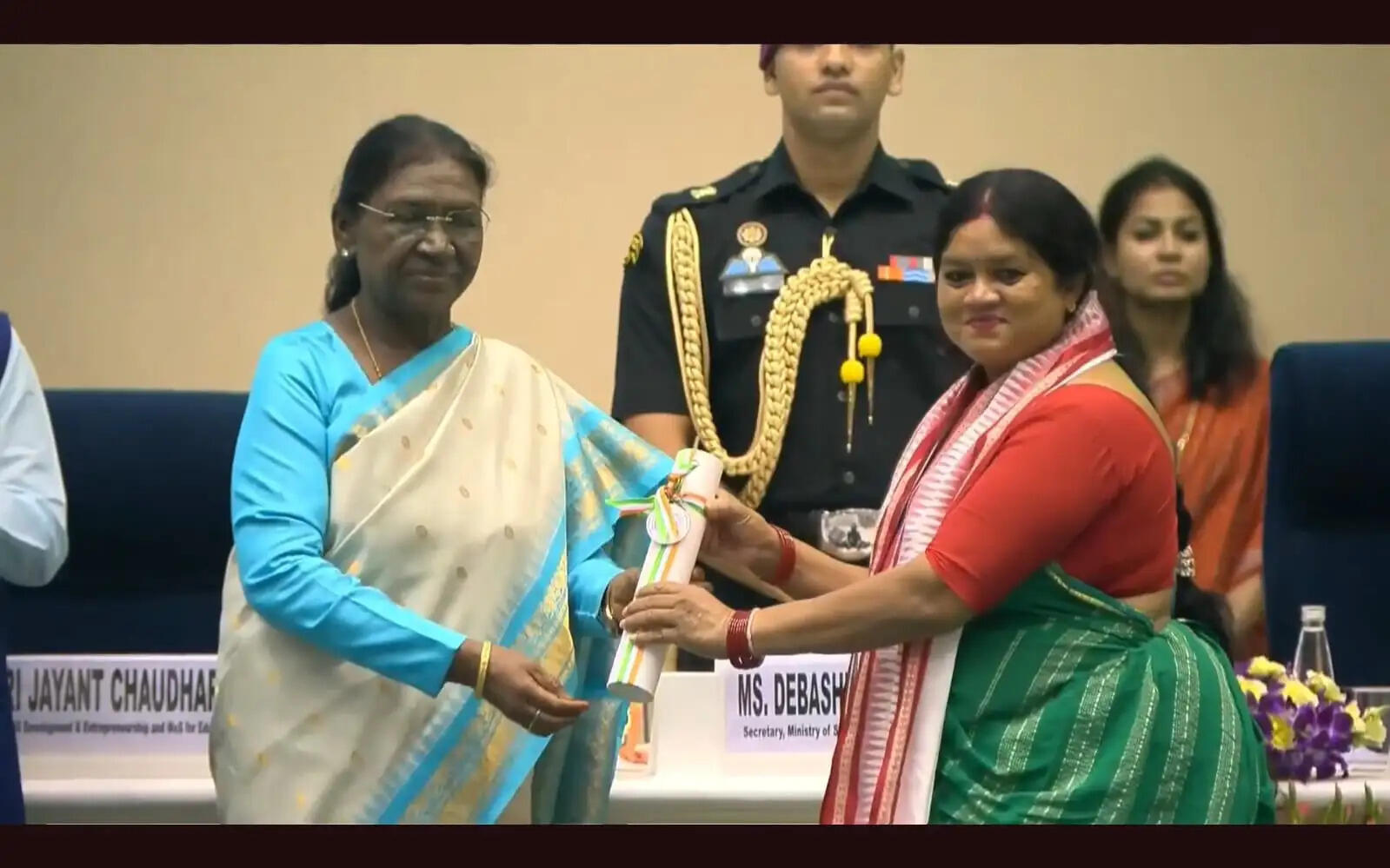 राष्ट्रपति ने सारंगढ़-बिलाईगढ़ की शिक्षिका सुनीता यादव को राष्ट्रीय शिक्षक सम्मान से किया सम्मानित