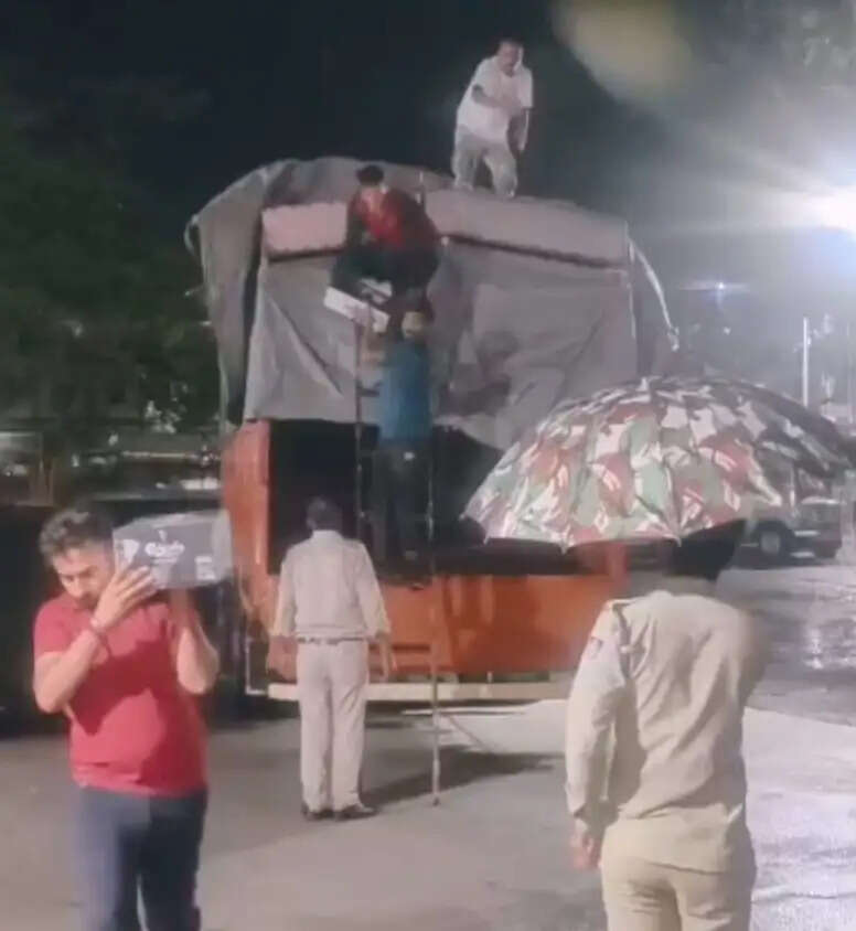 झाबुआ: पुलिस कार्रवाई में वाहन सहित 30 लाख की अवैध शराब बरामद, आरोपित गिरफ्तार