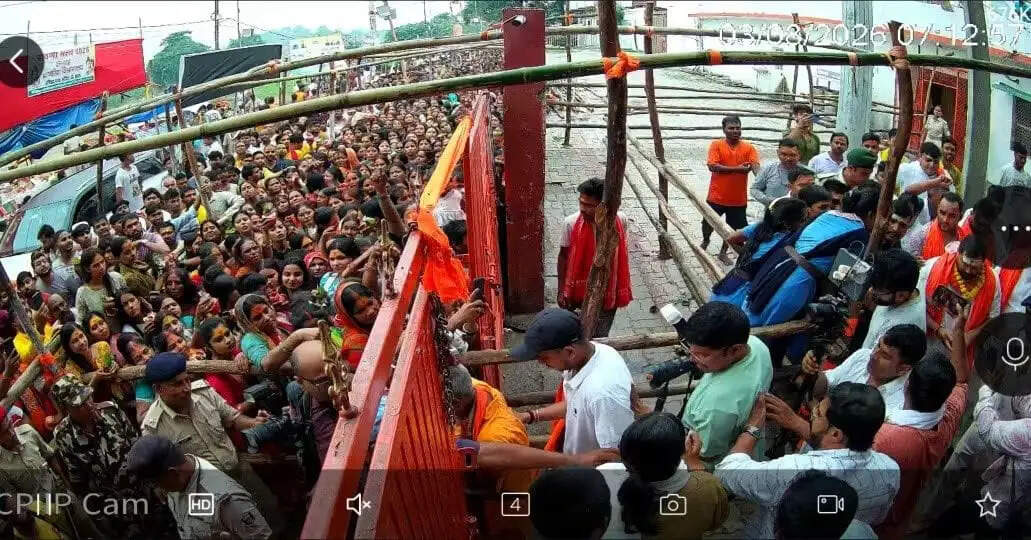 बाबा हरिहरनाथ मंदिर में 60 हजार श्रद्धालुओं ने किया जलाभिषेक