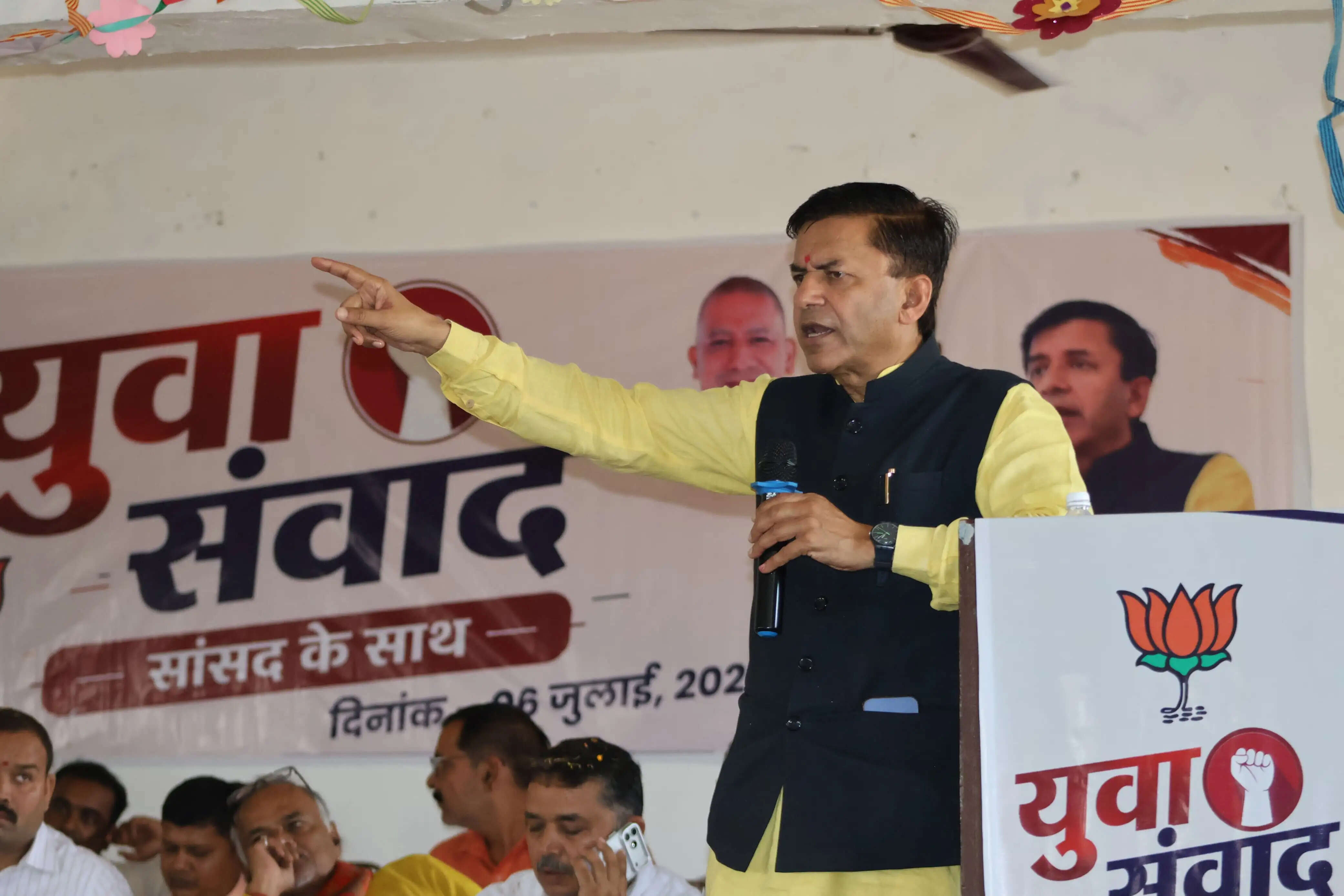 देवरिया लोकसभा क्षेत्र में स्पेस एवं तकनीकी शिक्षा को बढ़ावा देने का कर रहे प्रयास : शंशाक