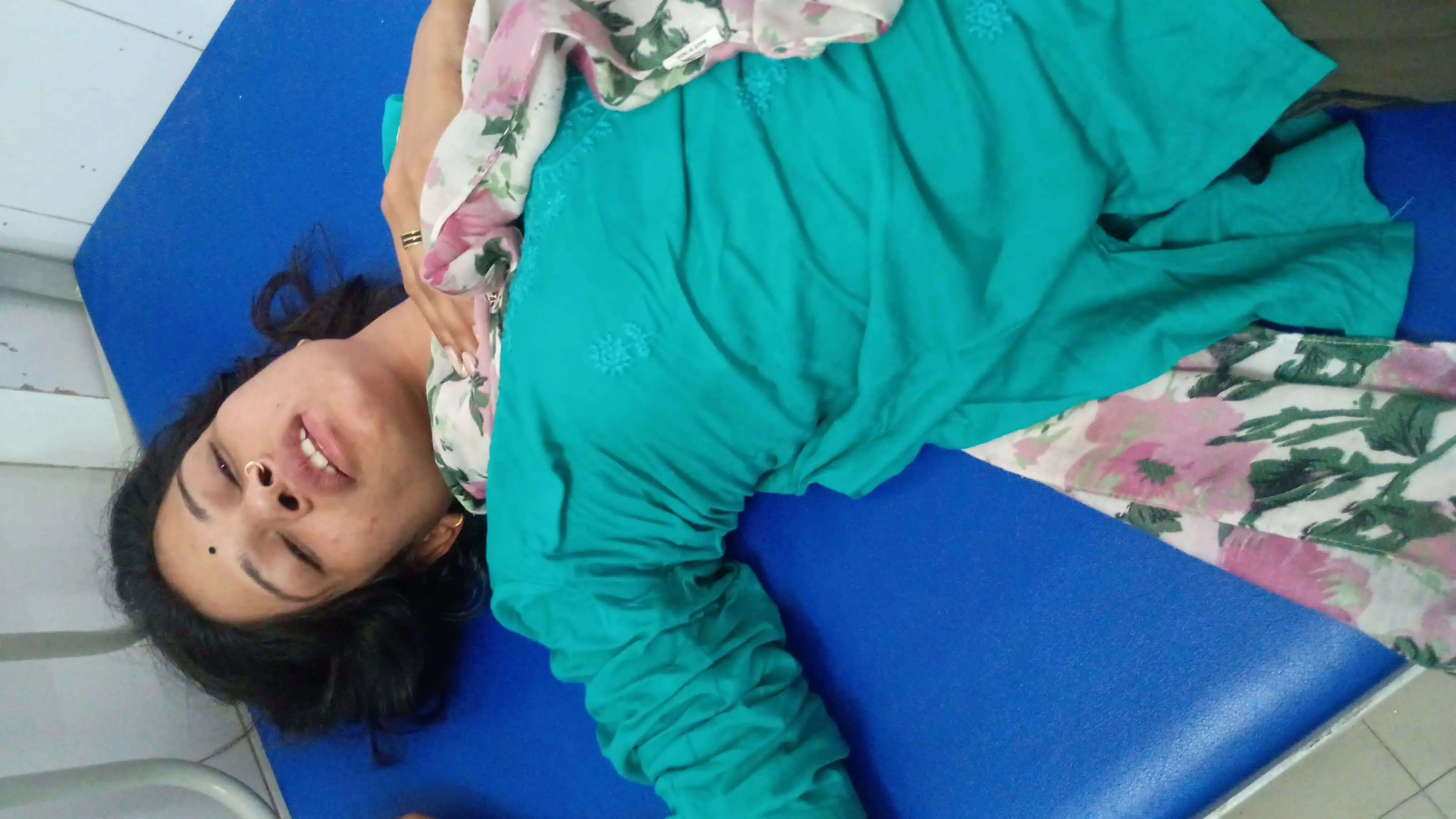 थर्ड जेंडर के एक समूह ने राधा-कृष्ण की झांकी प्रस्तुत करने वाले कलाकारों पर किया हमला, तीन भर्ती
