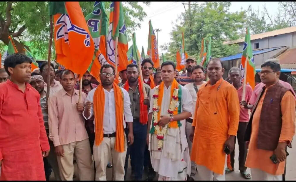 विस चुनाव 2026 : गांव-गांव पहुंची भाजपा, झाड़ग्राम में चुनावी सरगर्मी तेज