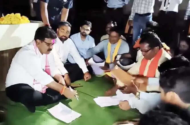 नक्सलियों के गढ़ रहे किसकोडो पहुंचे उप मुख्यमंत्री विजय शर्मा, सुनीं समस्याएं