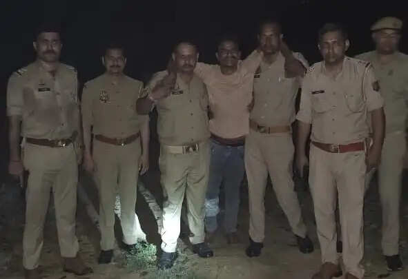 अपहरण कांड का वांछित बदमाश मुठभेड़ में घायल, सिपाही भी घायल