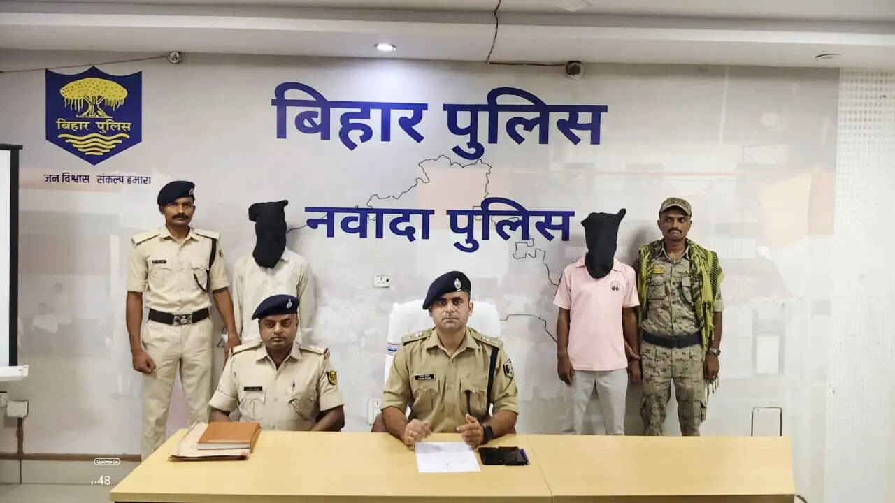 पुलिस ने 10 दिनों में खोला हाईटेक लूटकांड का पोल, 4 लाख के कैमरा-ड्रोन बरामद, दो आरोपी गिरफ्तार