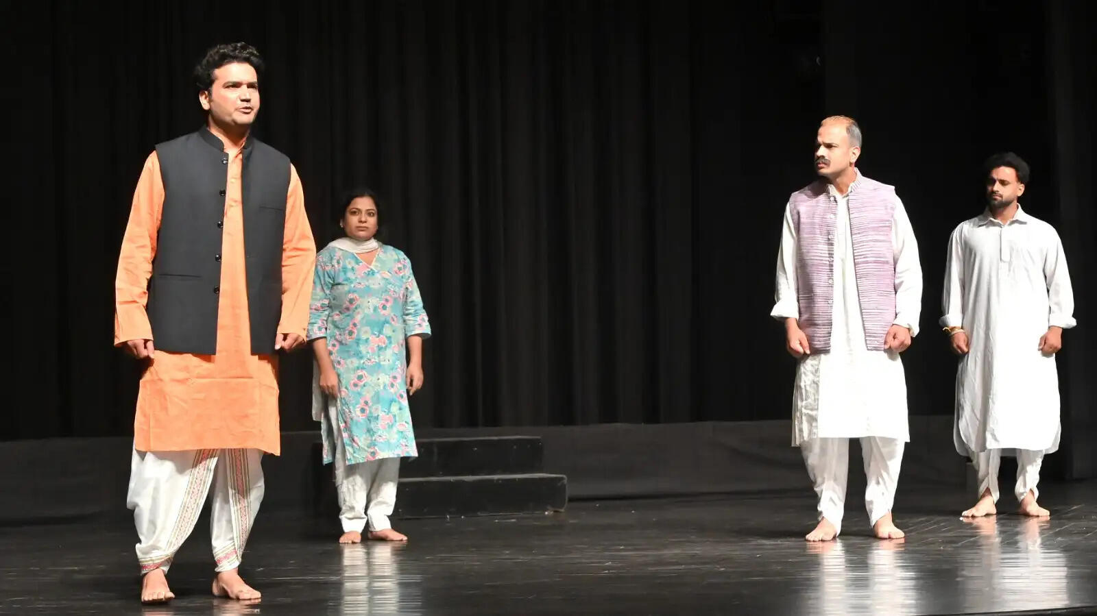 जेकेएएसीएल और विराज कला केंद्र ने डॉ. श्यामा प्रसाद मुखर्जी की जयंती पर नाटक ‘हे युगधर – श्यामा प्रसाद मुखर्जी’ का मंचन किया