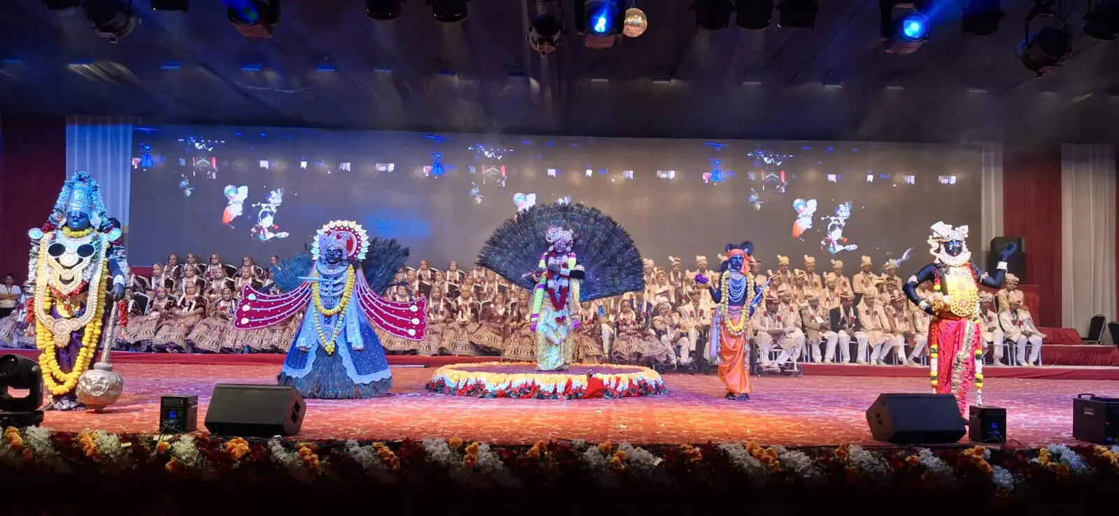 नारायण सेवा संस्थान में 45वां सामूहिक विवाह: वैदिक मंत्रों के बीच 51 जोड़ों ने थामा एक-दूजे का हाथ