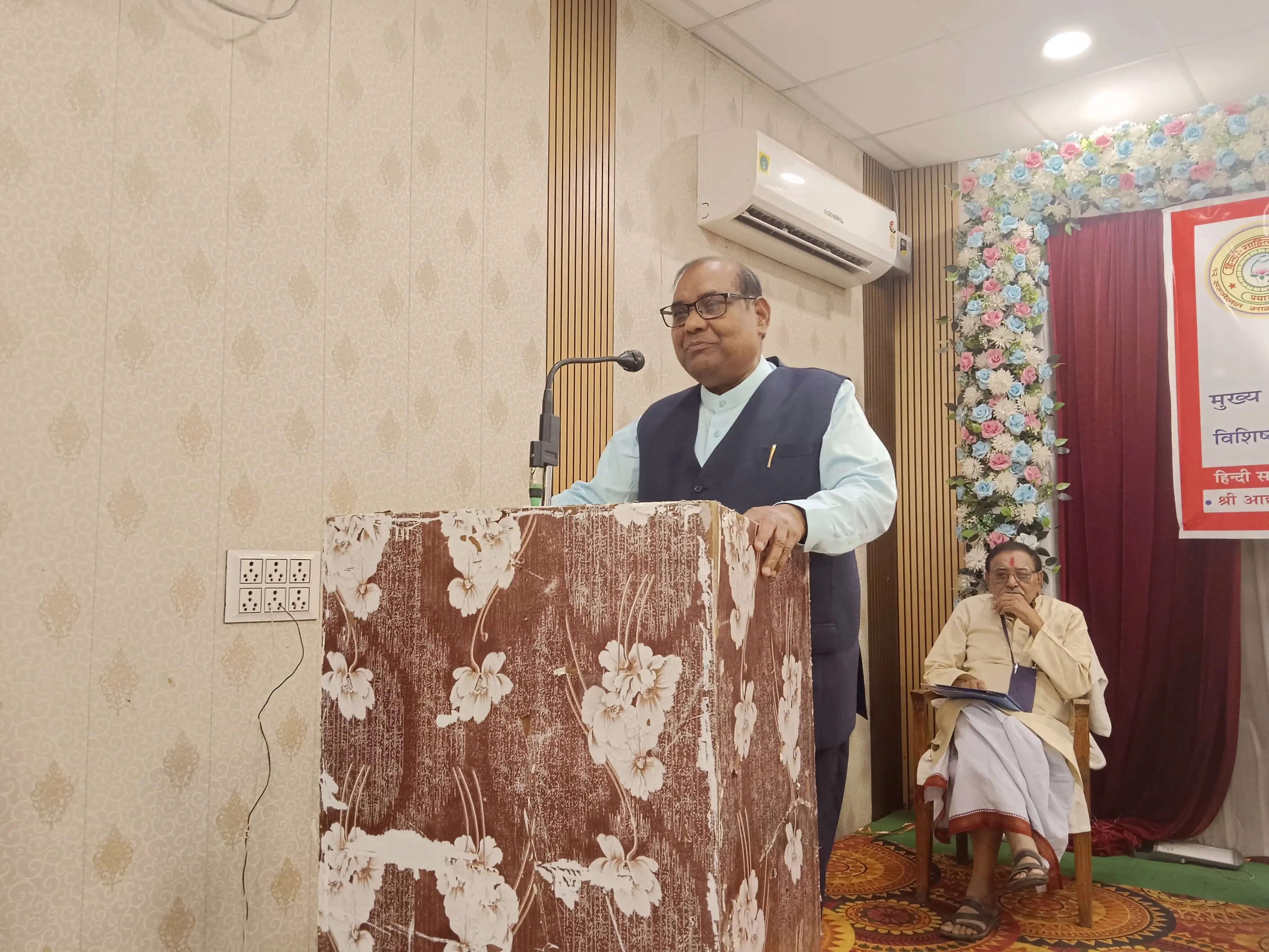 हिंदी स्वयं राष्ट्र की भाषा के रूप में प्रतिष्ठित होगी : प्रो. अभिराज राजेंद्र मिश्र