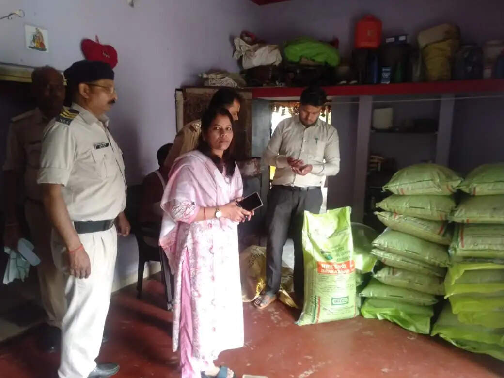 जबलपुर : परीक्षण में अमानक पाये जाने पर पाटन थाने में दर्ज कराई गई एफआईआर, नकली डीएपी का मामला