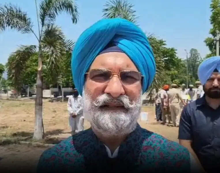 दिल्ली के लेफ्टिनेंट गवर्नर तरनजीत सिंह संधू ने श्री आनंदपुर साहिब और कीरतपुर साहिब में टेका माथा