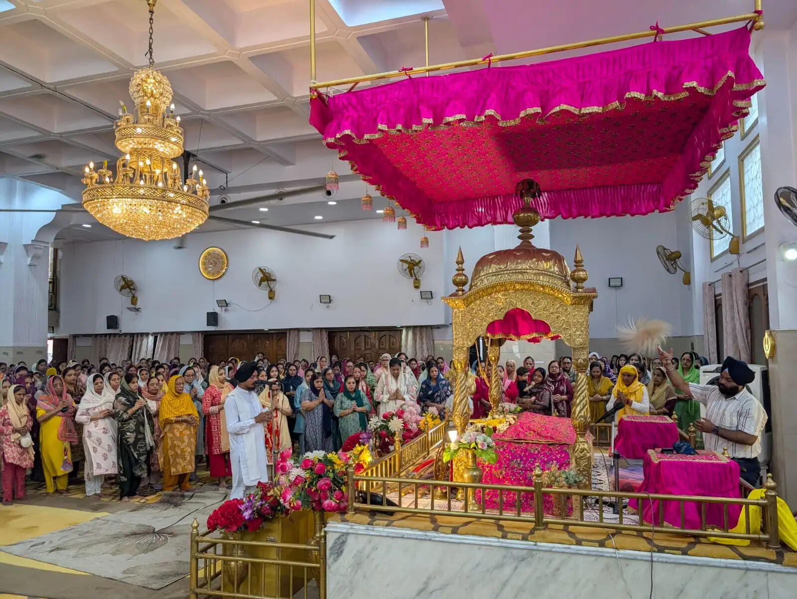 हरगोबिंद साहिब जी के प्रकाश पर्व पर गुरुद्वारा साहिब में सजा विशेष दीवान