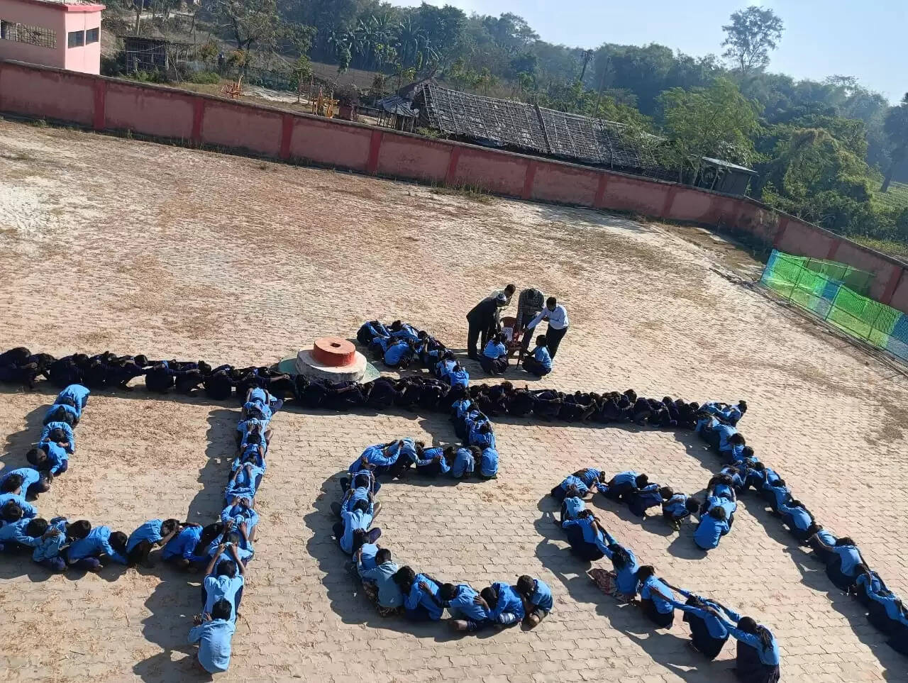 सरदार बल्लभ भाई पटेल की पुण्यतिथि पर मानव श्रृंखला