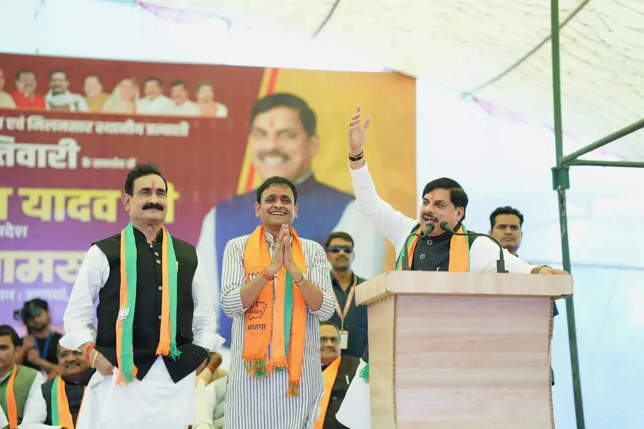 दतिया उपचुनाव: मुख्यमंत्री&nbsp;ने भाजपा प्रत्याशी के लिए मांगे वोट, विकास कार्यों और जनकल्याणकारी योजनाओं को बनाया मुद्दा