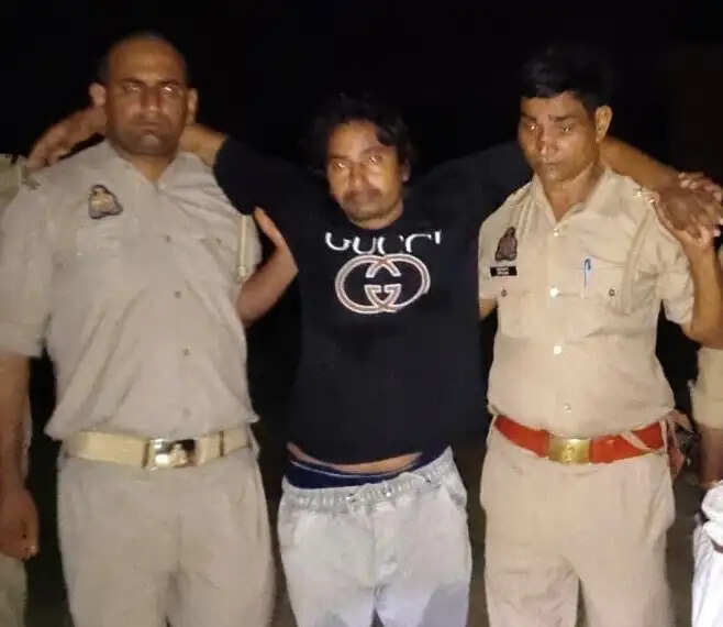 बरेली में गोकशी की तैयारी कर रहे बदमाशों से पुलिस की मुठभेड़, क्रास फायरिंग में एक सिपाही व बदमाश घायल