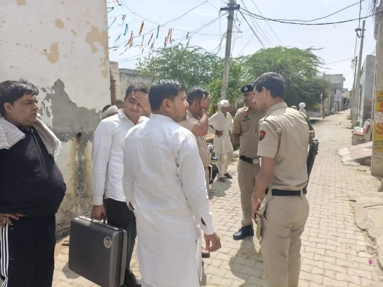 जींद : पति ने पत्नियों पर किया कुल्हाड़ी से हमला, एक की मौत, दूसरी गंभीर